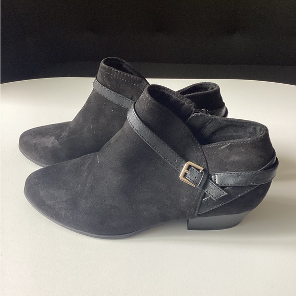 Old Navy Shoes - Old Navy Women’s‎ Faux Suede Ankle Strap Boots – Size 7